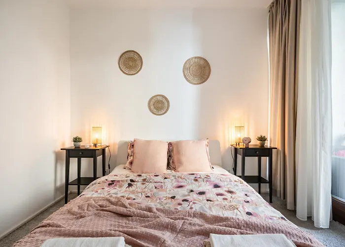 Home Of Serenity - 2 Bdr, Free Parking And Terrace